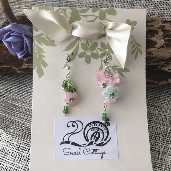 Handmade cherry blossom earrings - Picture 4 of 4